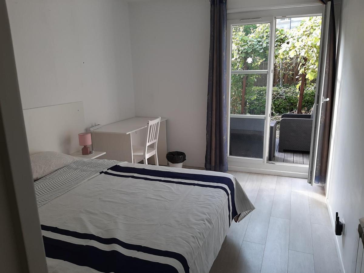Pratique Et Calme Dans Centre De Evry Apartment Courcouronnes Екстериор снимка